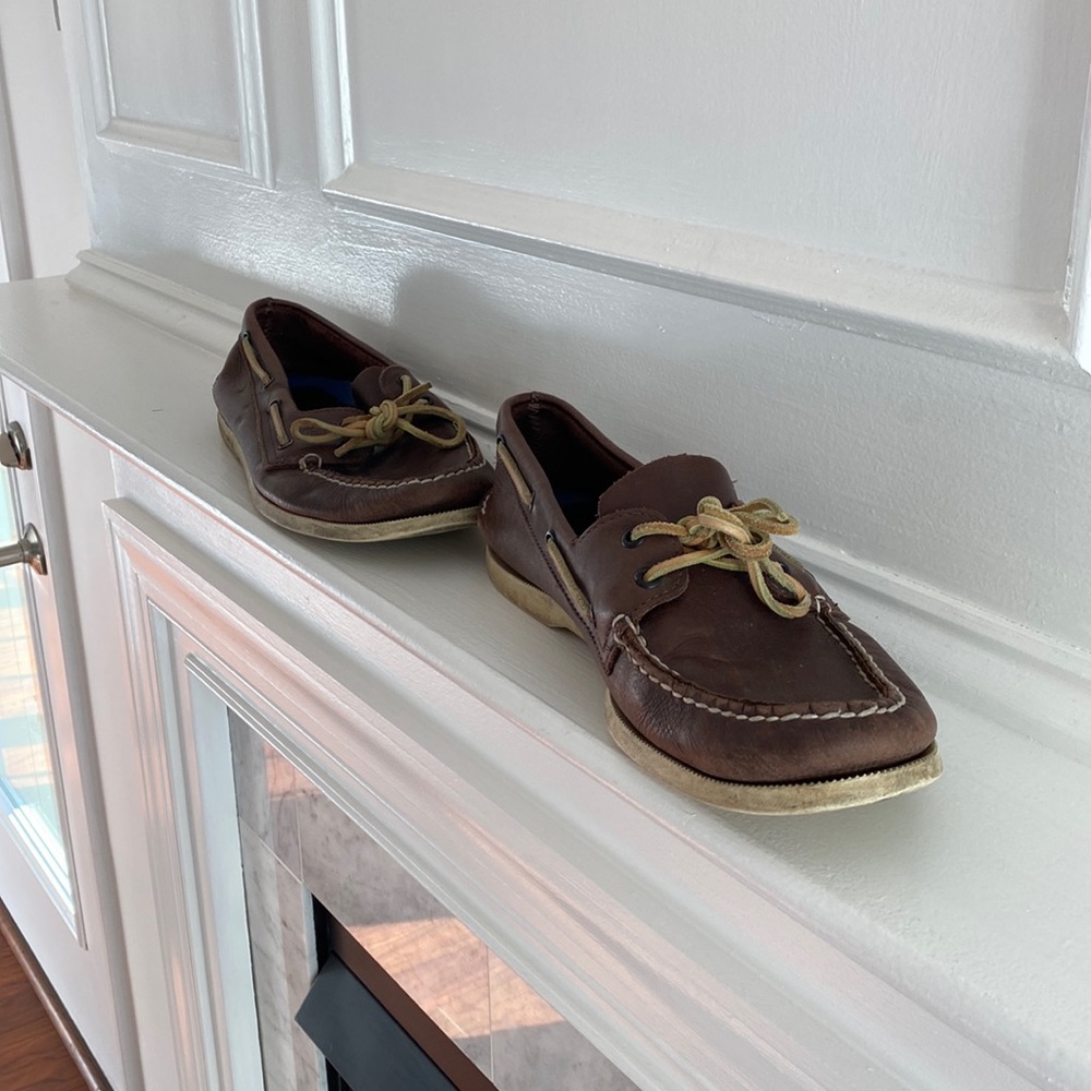 Men's Authentic Original Sperry Boat Shoe - 11.5 and white socks